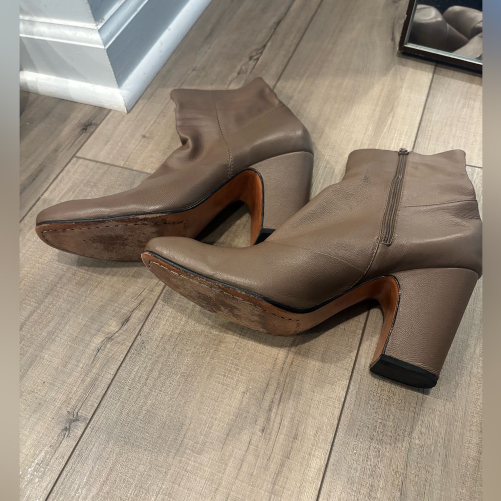 Elegant Tan Ankle Boots